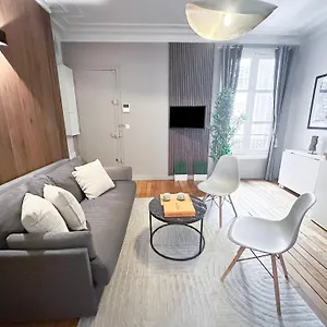 Unique Flat Near Louvre & Palais Royal Paris